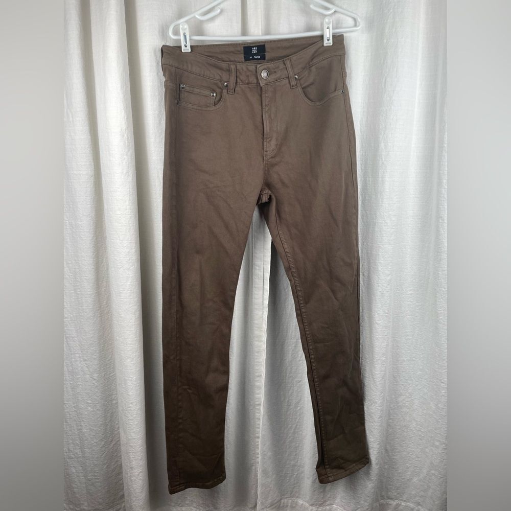 ABSENT- NWT Men’s Tapered Mid Rise Medium Thigh Mid Tapered Leg Pant Size 30